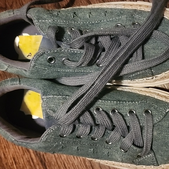 Womens Guess Denim Star Size 8 Lace Up Shoes. Never worn - Picture 4 of 10